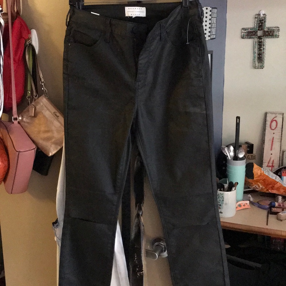 Kendal and Kylie black jeans